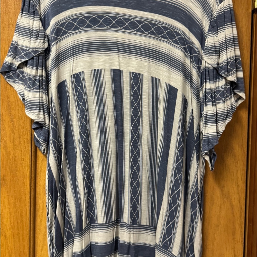 LuLaRoe Olive Blue & white striped top Tee shirt w/ tulip sleeves plus size 3XL
